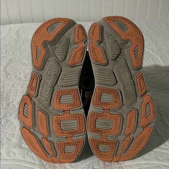 Hoka Bondi 7 Gray and Peach/Coral Athletic Shoe SZ: 7.5 - Picture 9 of 16